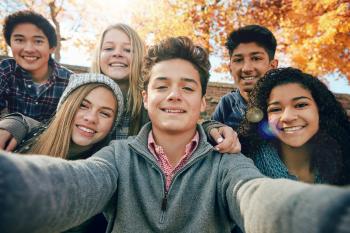 teens take a selfie together