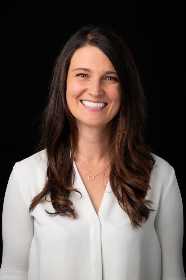Headshot of Lianne Tomfohr-Madsen