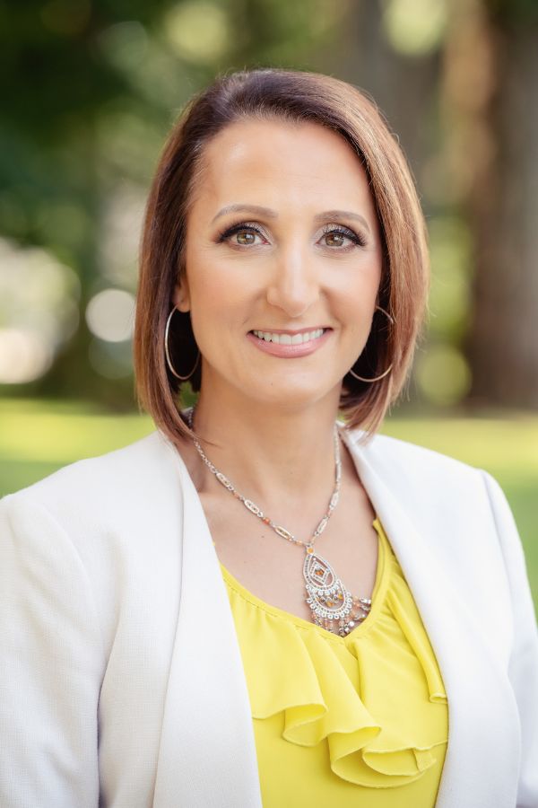 Headshot of Lori Brotto